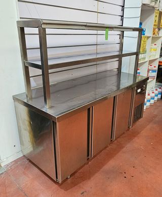 MESA CENTRAL REFRIG. CORECO CON ESTANTE DE PASE