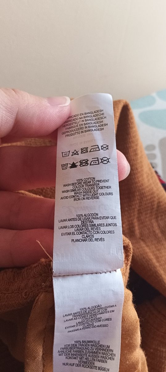 Minifalda de pana marrón. Talla 46.