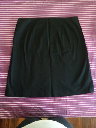 Falda negra plisada Zara