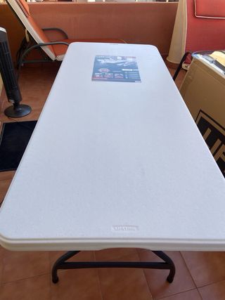 Mesa plegable blanca