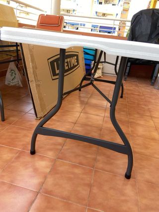 Mesa plegable blanca