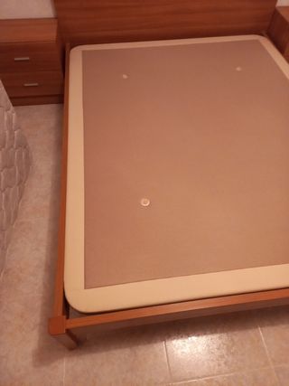 Dormitorio matrimonio: cama + mesita cama 150×190
