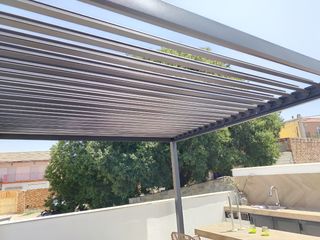 Pérgola bioclimática gris antracita 3x3