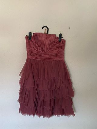 Vestido invitada corto color maquillaje