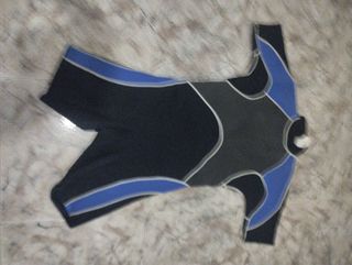 Traje neopreno m/l , L , XL los cinco por este pre