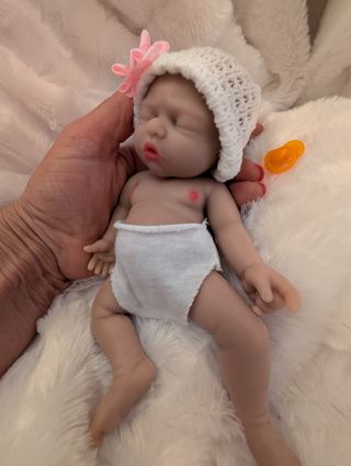 Reborn mini  de silicona se puede bañar