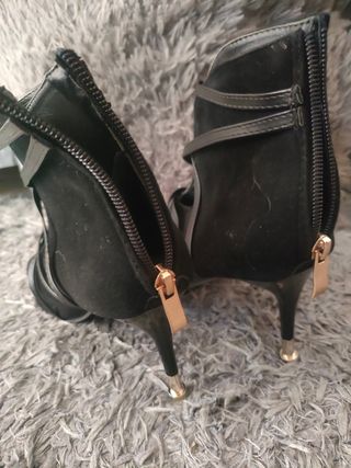 Zapatos negros tacón alto