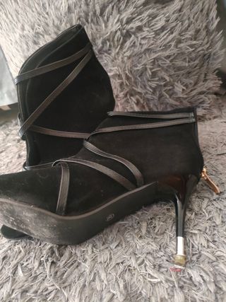 Zapatos negros tacón alto