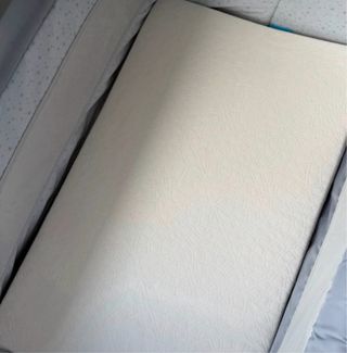 Minicuna Chicco Next2Me - gris