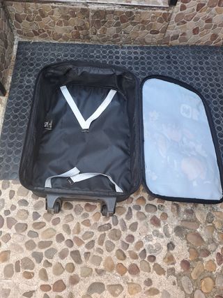 Maleta Ben 10 infantil en buenas condiciones 
