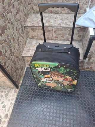 Maleta Ben 10 infantil en buenas condiciones 