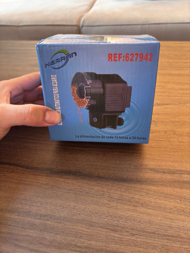 Comedero automático peces