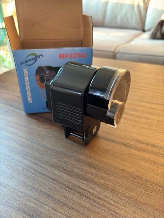 Comedero automático peces