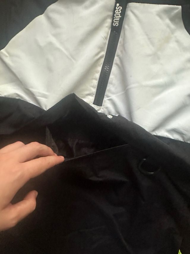 Chaqueta Snipes negra y blanca