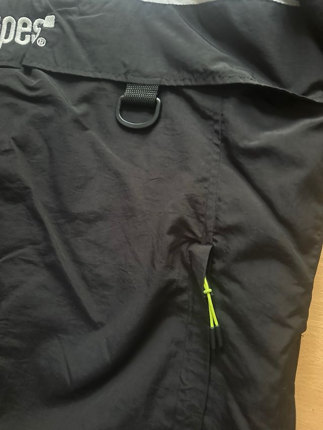 Chaqueta Snipes negra y blanca