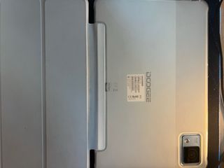 Tablet 11’ 2,5K, 20GB RAM, 512GB memoria interna.