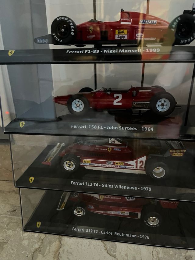 12 Modellini Ferrari F1 - Collezione
