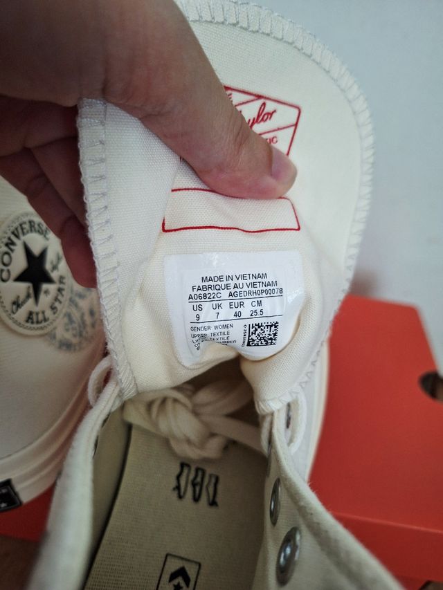 Converse Chuck Taylor bianche