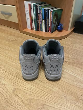 Jordan 4 Retro x KAWS