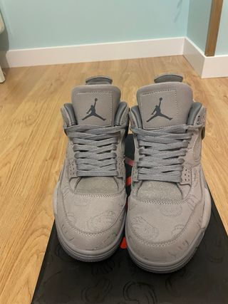 Jordan 4 Retro x KAWS