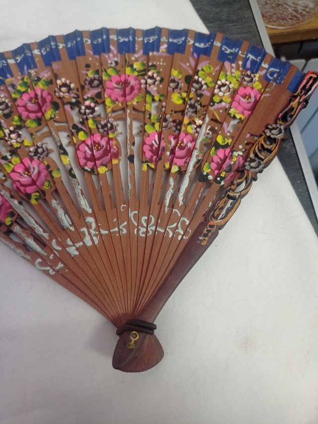 Abanico pintado a mano