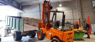 Carretilla elevadora AUSA 4x4 usada