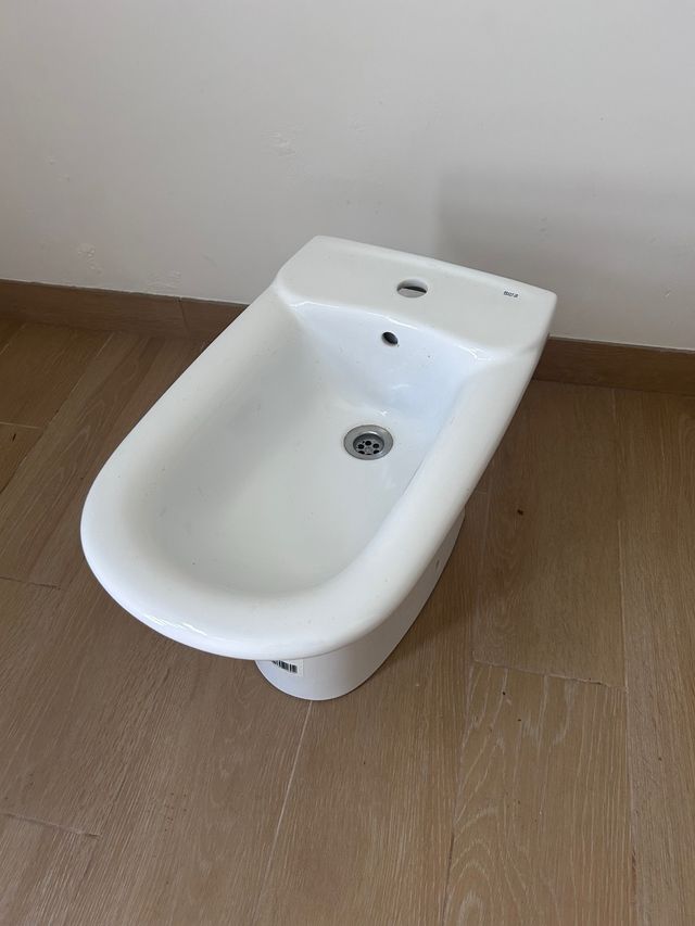 Bidé cerámico blanco