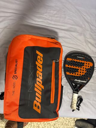 Pala Bullpadel Hack 03 comfort 24 + Paletero 