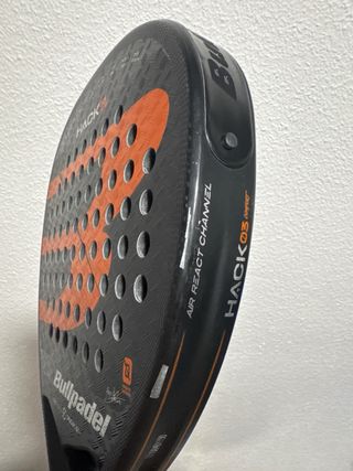 Pala Bullpadel Hack 03 comfort 24 + Paletero 