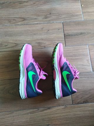 Zapatillas Nike Zoom Vomero 8 - 38.5