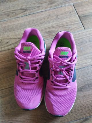 Zapatillas Nike Zoom Vomero 8 - 38.5