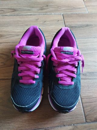 Zapatillas Nike dual fusion ST2 - Talla 38.5