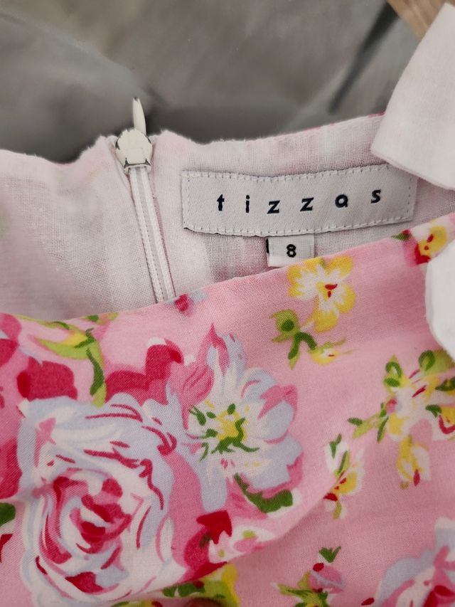 Vestidos niña (6-8 años). El precio es del lote..