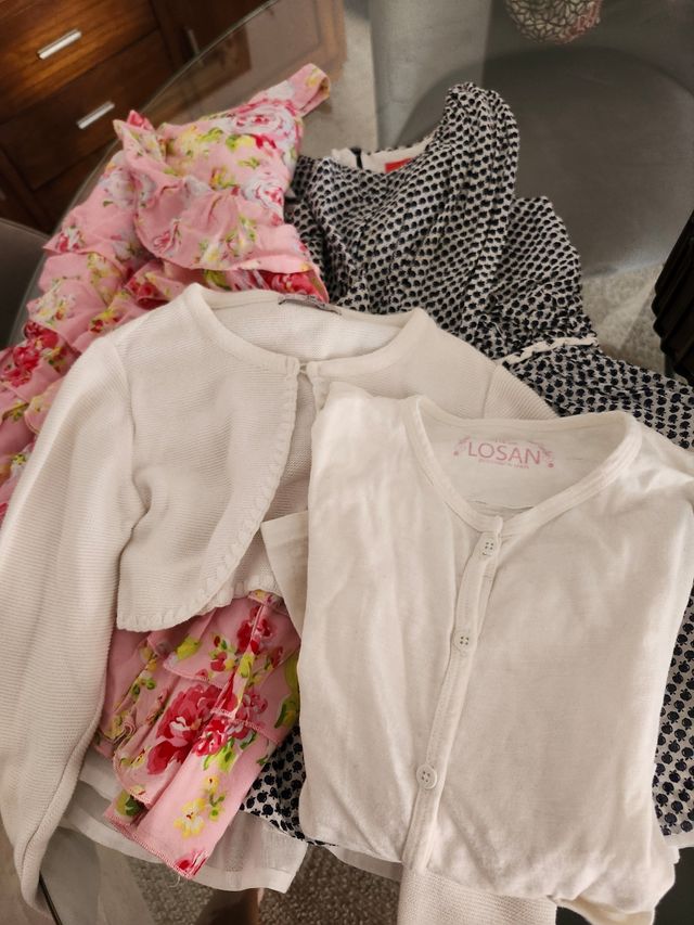 Vestidos niña (6-8 años). El precio es del lote..