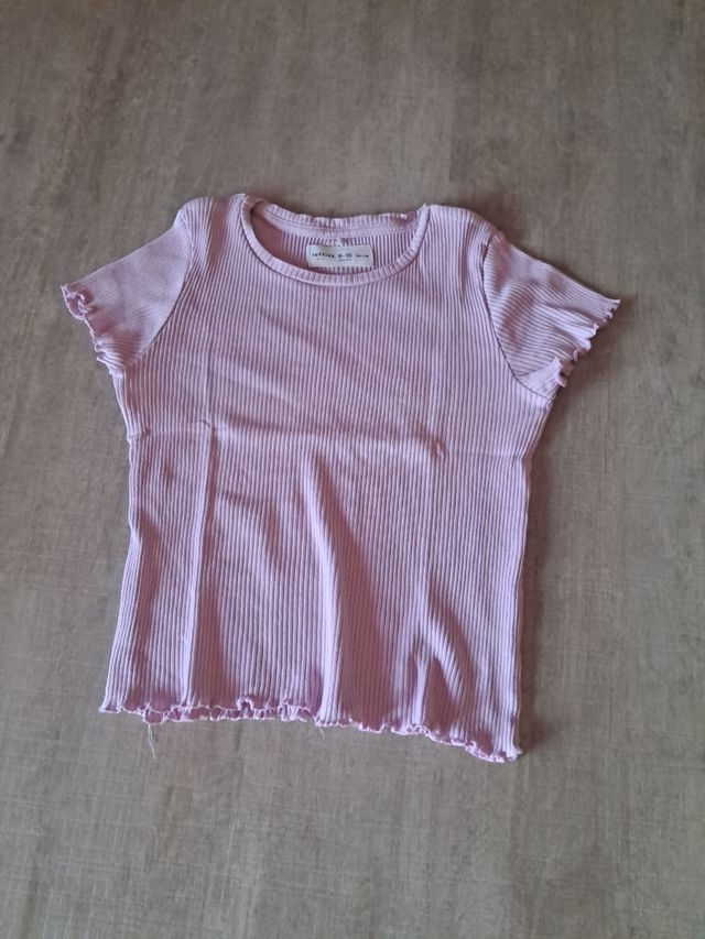 Conjunto de niña (top y shorts).