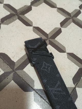 Cinturón Louis Vuitton Negro