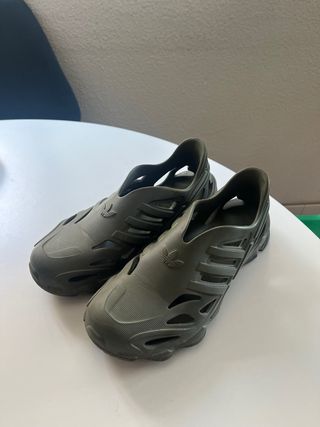 Chanclas Adidas verde oliva - talla 38 