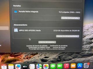 MacBook Pro 13” – i5 / 8 GB RAM / 256 GB SSD