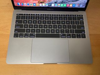 MacBook Pro 13” – i5 / 8 GB RAM / 256 GB SSD