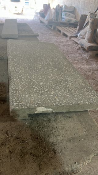 Peldaños clásico de piedra artificial