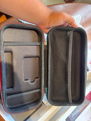 Nintendo Switch negra con funda
precio negociable