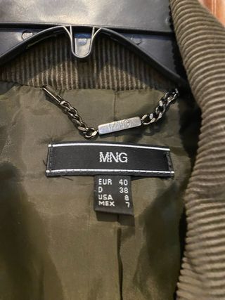 Conjunto Mango - Chaqueta y Falda Verde Oliva