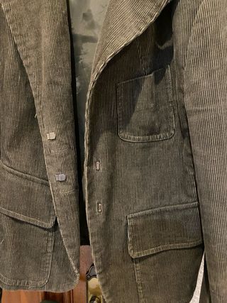 Conjunto Mango - Chaqueta y Falda Verde Oliva