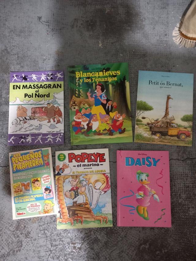 Lote de 70 cómics y tebeos