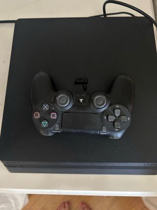 PS4 (PlayStation 4) consola negra