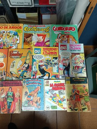 Lote de comics antiguos con desperfectos