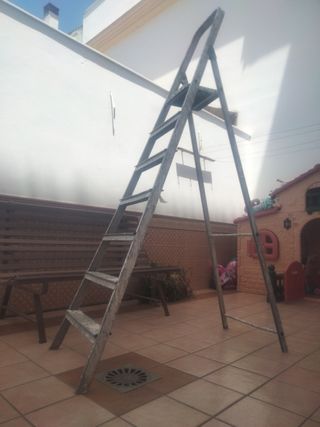 Escalera aluminio 7 peldaños usada