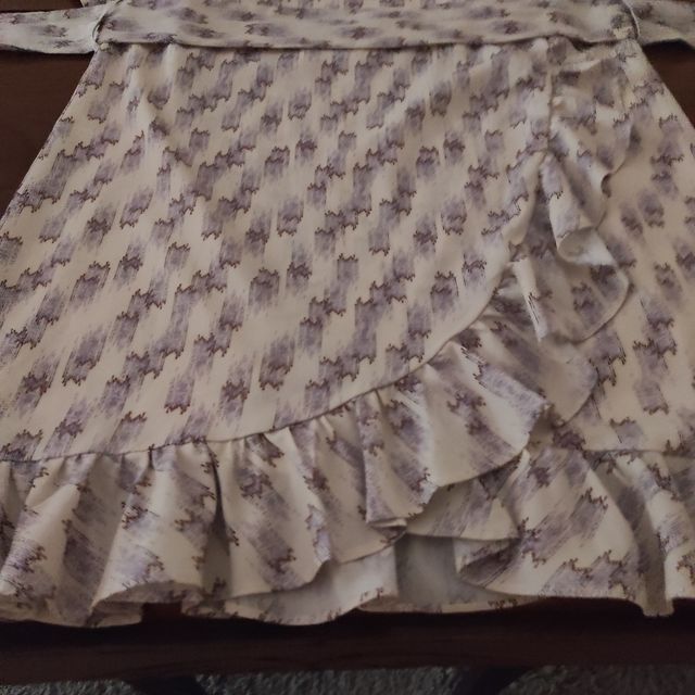 Vestido midi Molly Bracken beige/morado