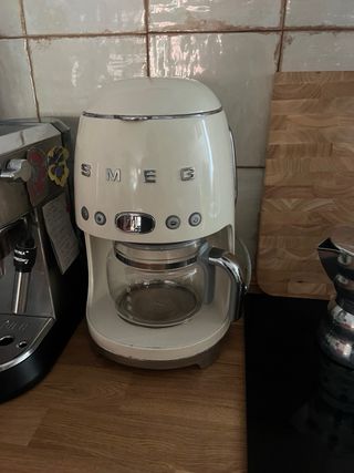 Cafetera SMEG crema