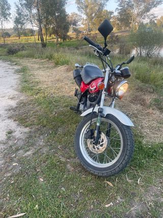 Moto Suzuki Van Van 125 cc